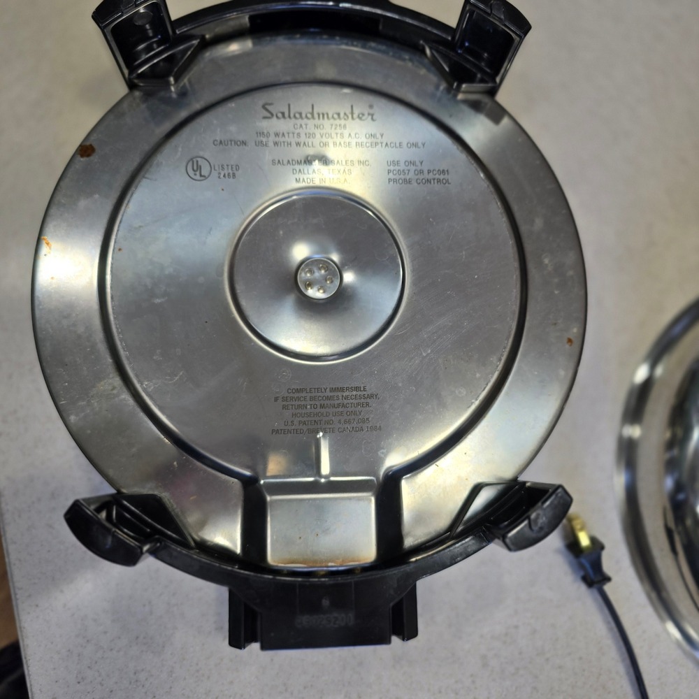 Saladmaster 7256 Electric Skillet Stainless Steel, dome lid and cord - Picture 6 of 10